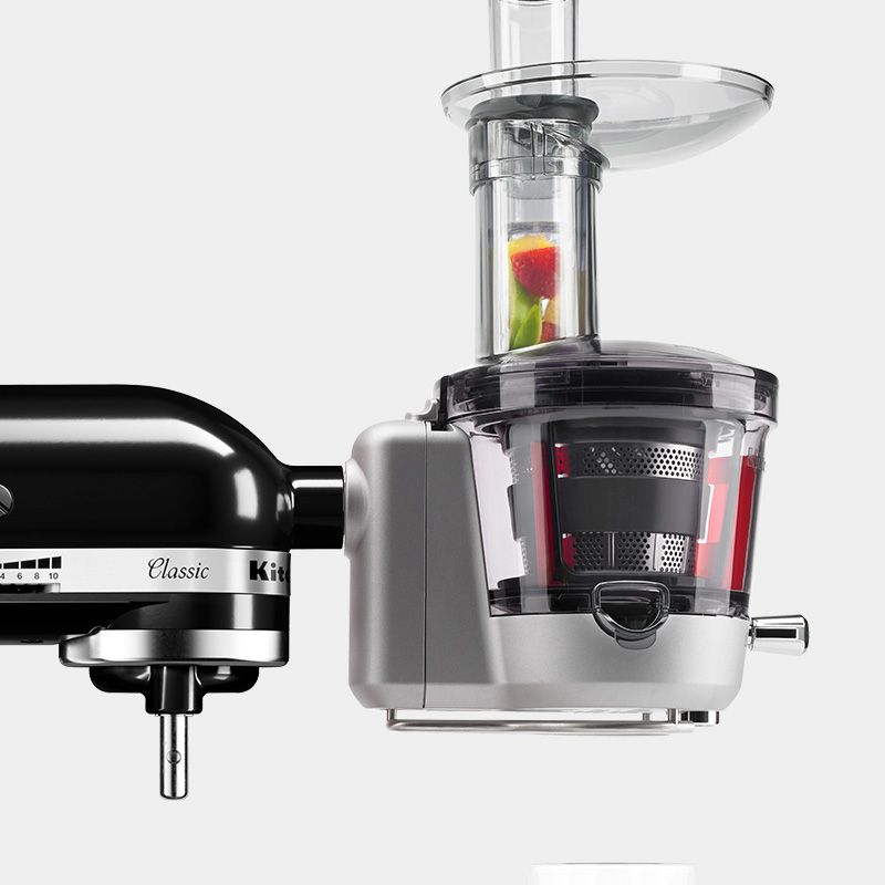 KitchenAid Classic 5K45SSEOB mit angebrachtem Zubehör
