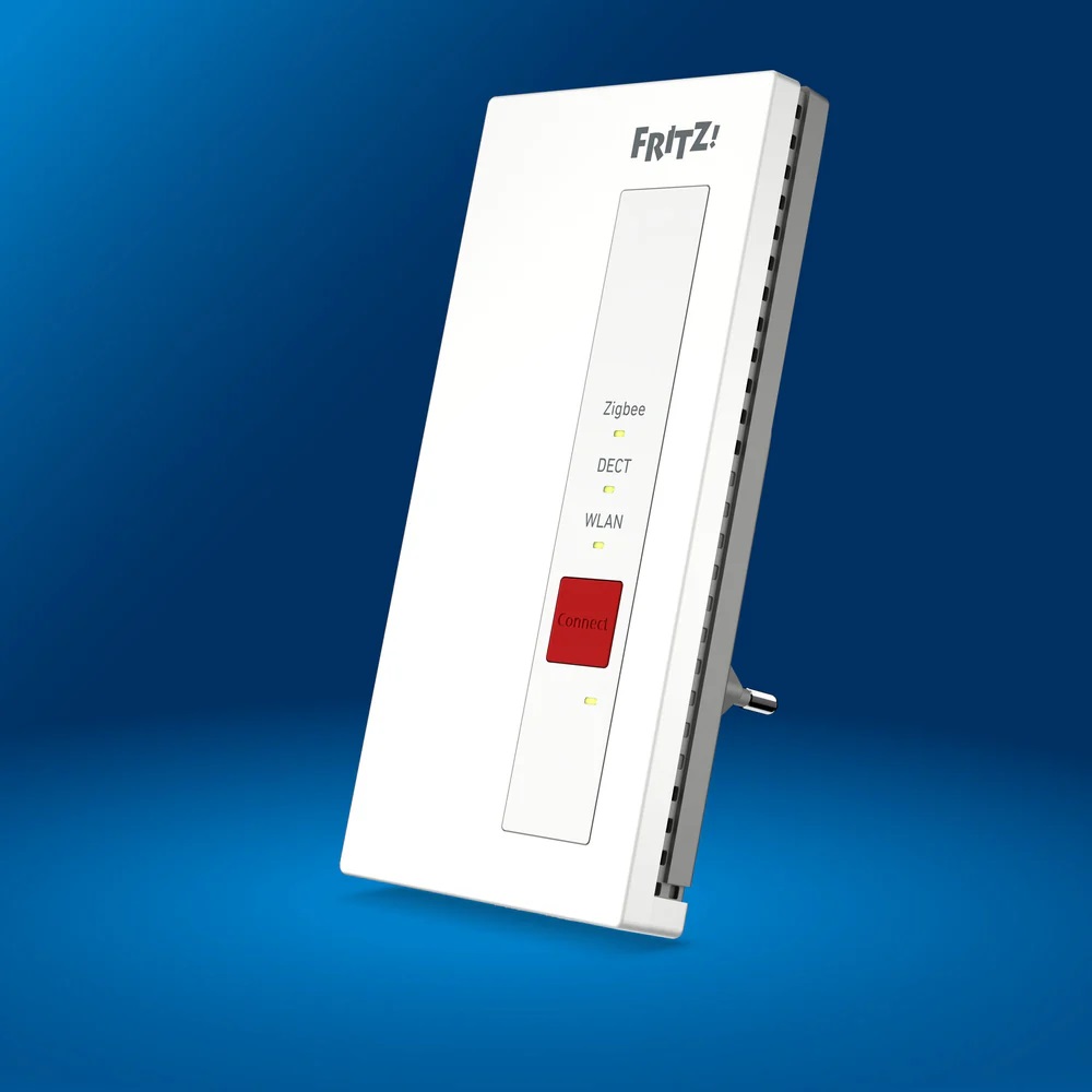 Frontale Produktansicht des weißen AVM FRITZ! Smart Gateway mit Zigbee, DECT und WLAN Status-LEDs und rotem Connect-Button.