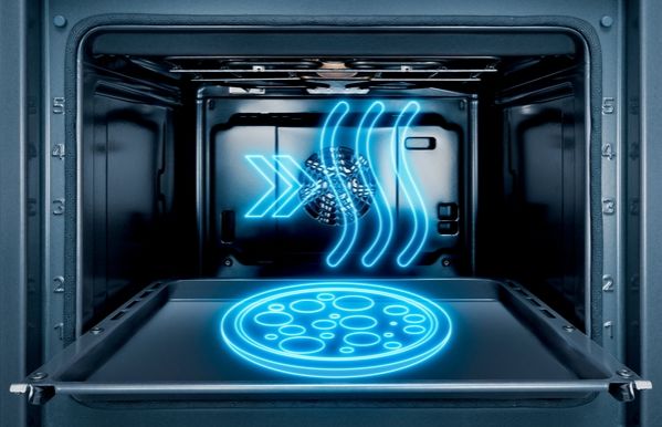 Siemens HB676G0S1: Verkürzen Sie Garzeiten mit Schnellaufheizung und coolStart Bedienfeld eines Siemens Backofens mit aktivierter Schnellaufheizung