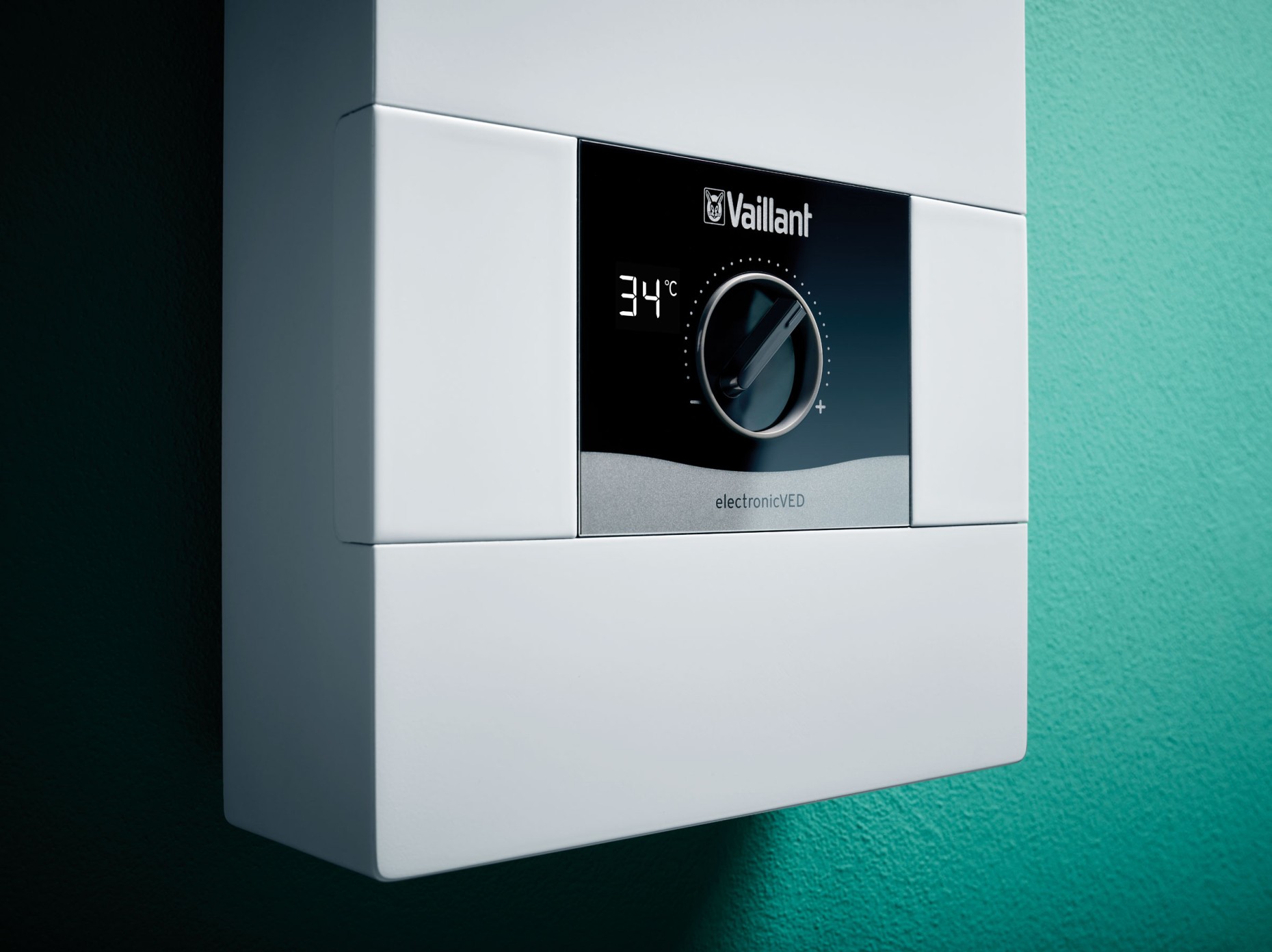 Vaillant Digitales Display Nahaufnahme des digitalen Displays des Vaillant Durchlauferhitzers
