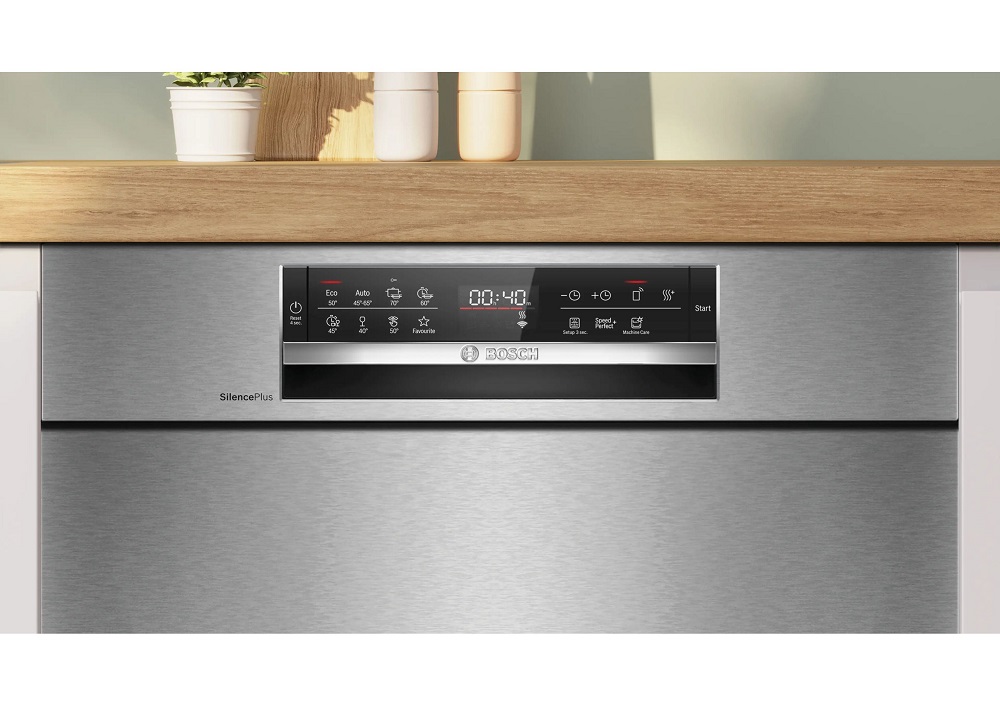 Detailaufnahme der Edelstahl-Bedienblende des Bosch Geschirrspülers mit rot leuchtendem Digital-Display, einer Restzeitanzeige von 40 Minuten und verschiedenen Programmsymbolen.