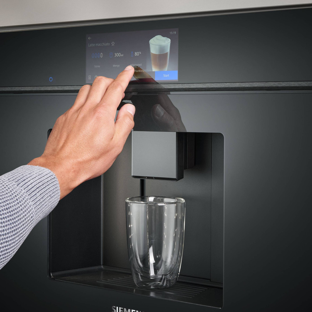 Siemens TFT-Touchdisplay Nahaufnahme des TFT-Full-Touchdisplay Pro Bedienfelds