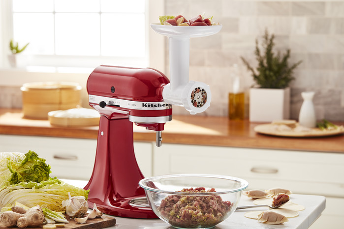 Einfache Montage und Bedienung KitchenAid 5KSMFGA mit Flügelmesser und Stopfer