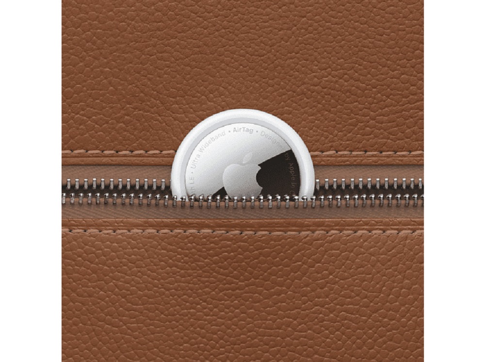 Apple AirTag compact, easy to hide on keys, bags, or valuables