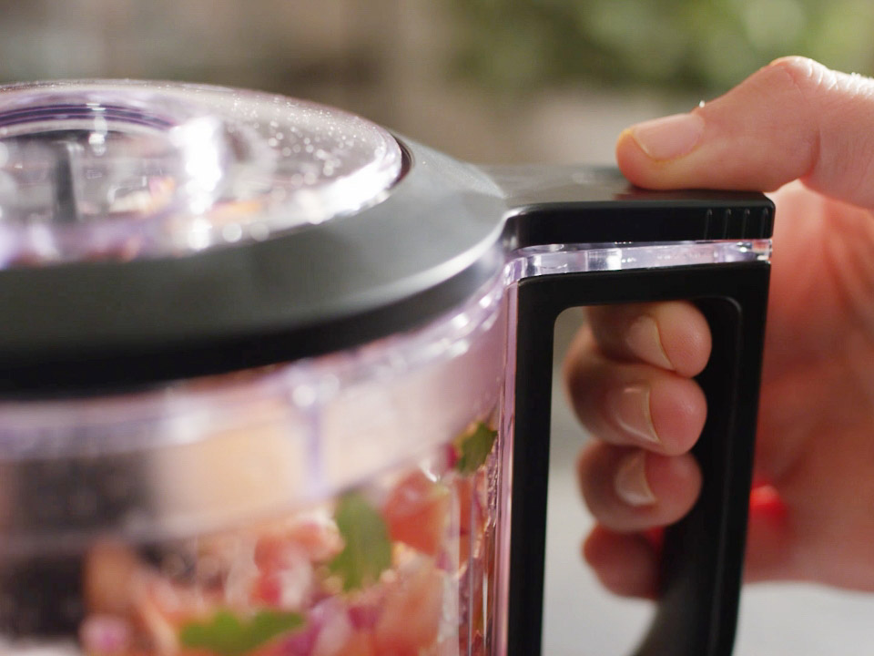 Klein, aber vielseitig KitchenAid 5KFC3516EER0 Mini Food Processor in Empire Rot