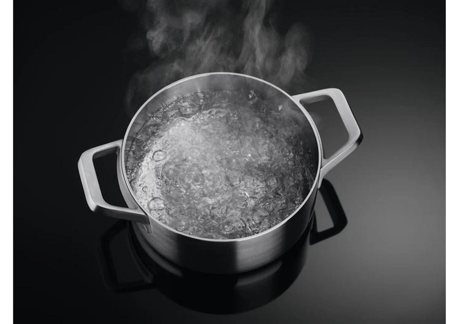 AEG Double Bridge function for large cookware