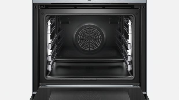 Cook like a pro with the Bosch HRG6769S6 Series 8 Oven in Silver