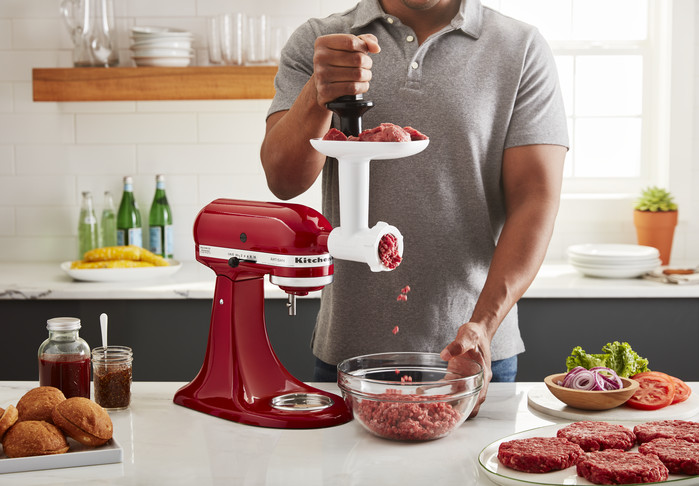 Optionales Zubehör für mehr Möglichkeiten KitchenAid 5KSMFGA mit Wurstfüller