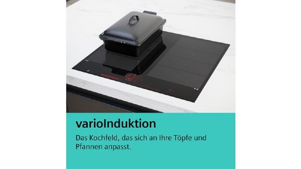 Siemens EX875LVC1E Induktionskochfeld mit VarioInduktionstechnologie, die sich flexibel an die Größe des Kochgeschirrs, wie einen großen Bräter, anpasst.