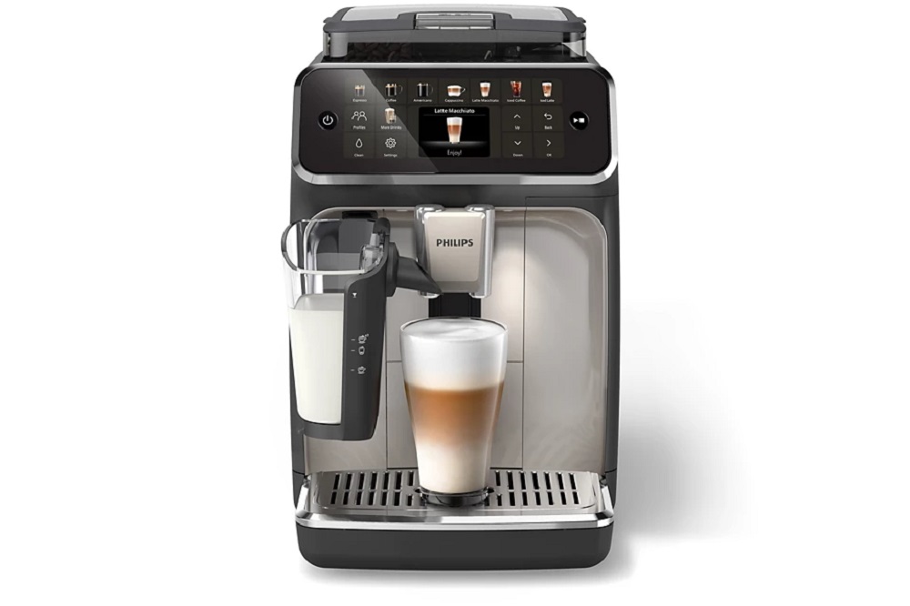 Philips EP5547/90 Kaffeevollautomat, Vorderansicht mit Milchbehälter und fertigem Getränk in der Tasse