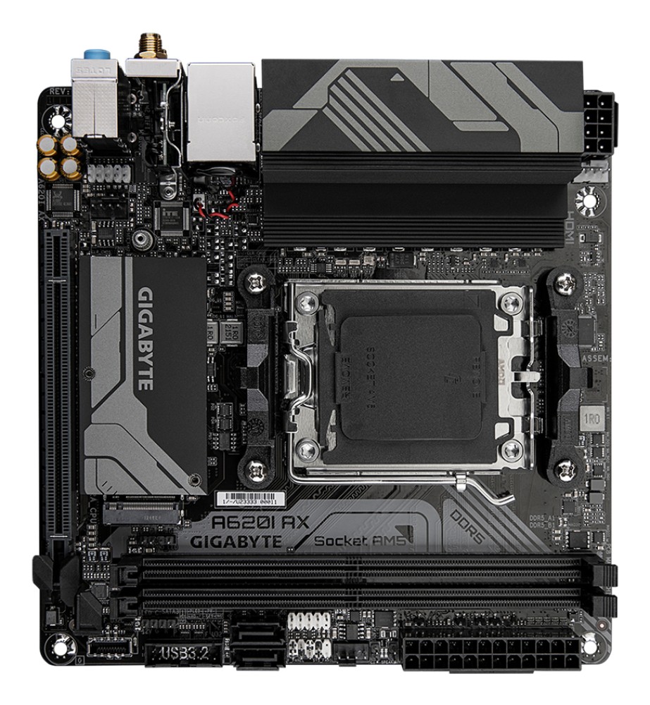 GIGABYTE A620I AX