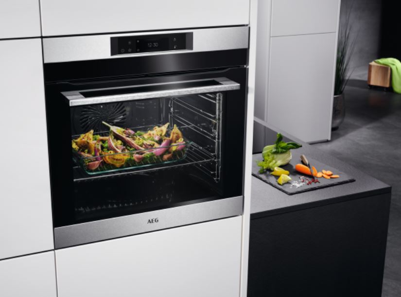 AEG BPK742280M Backofen 60 cm Pyrolyse Kern­tem­pe­ra­tur­sen­sor Kochas­sis­tent TFT-Full­Touch-Dis­play, EAN: 7332543839575