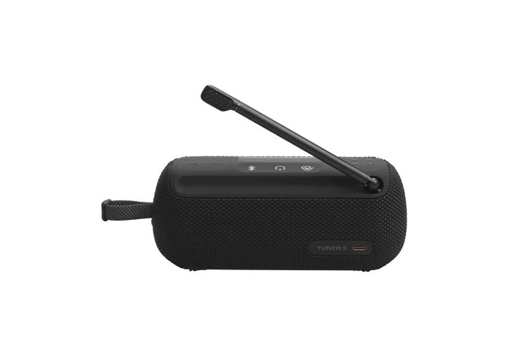 Die Rückseite des schwarzen JBL Tuner 3 zeigt die bündig eingeklappte Antenne, den USB-C Ladeanschluss und die Modellbezeichnung „Tuner 3“.