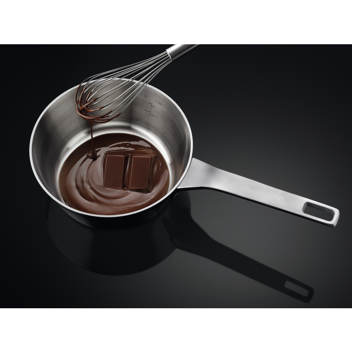 7MSF52UK5hGde5 Effiziente Induktionstechnologie: Schnelles Aufheizen und präzise Kontrolle der Temperatur für perfekte Kochergebnisse.