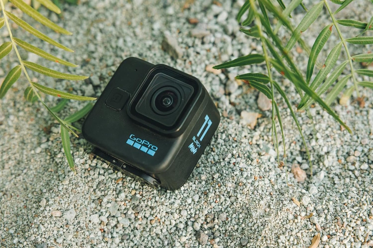 GoPro HERO11 Black Mini Actionkamera, staub- und wasserdicht bis 10 Meter.