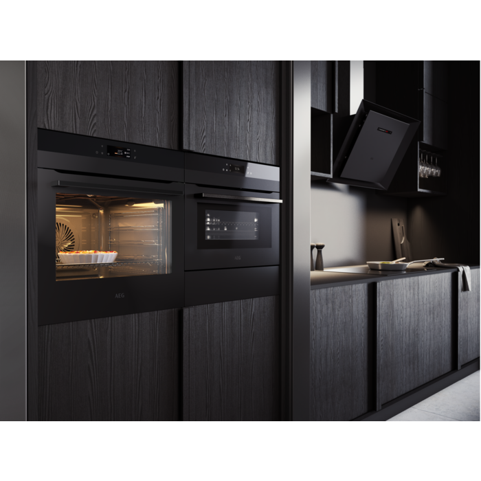 AEG BPK742280T 8000 Einbaubackofen CookView