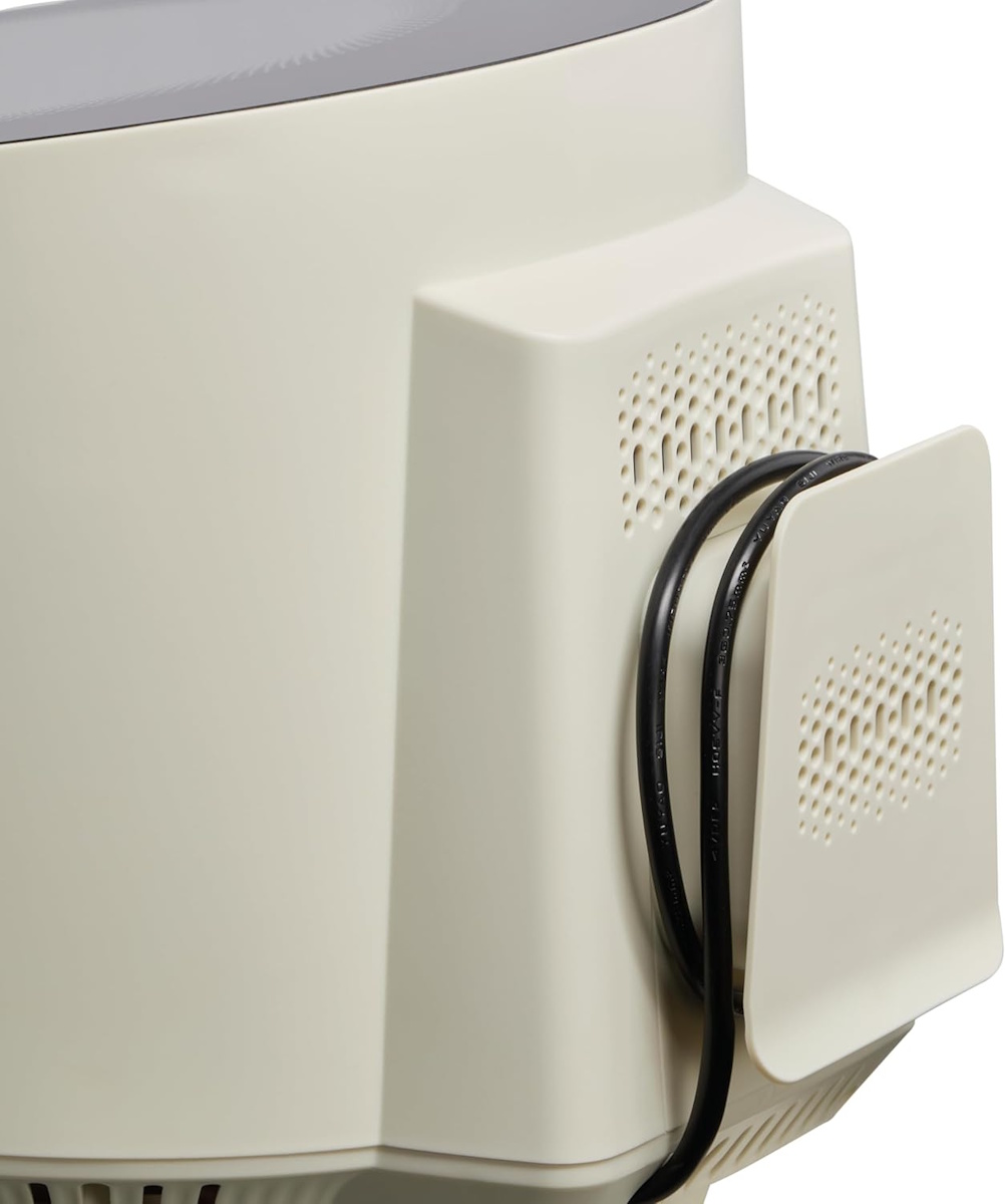 Detailansicht der Rückseite mit dem Kabelwickler zur einfachen Aufbewahrung.