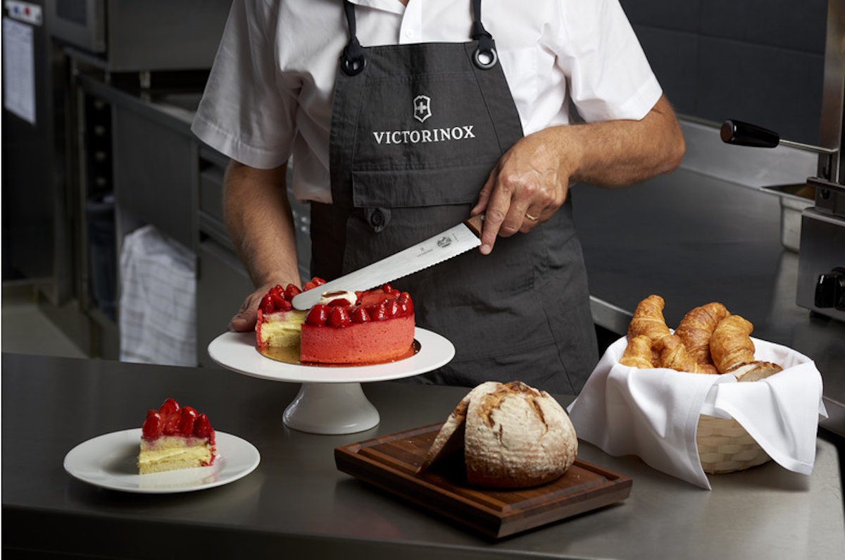 Victorinox Brotmesser Wellenschliff Victorinox Fibrox Brot- und Konditormesser in der Konditorei