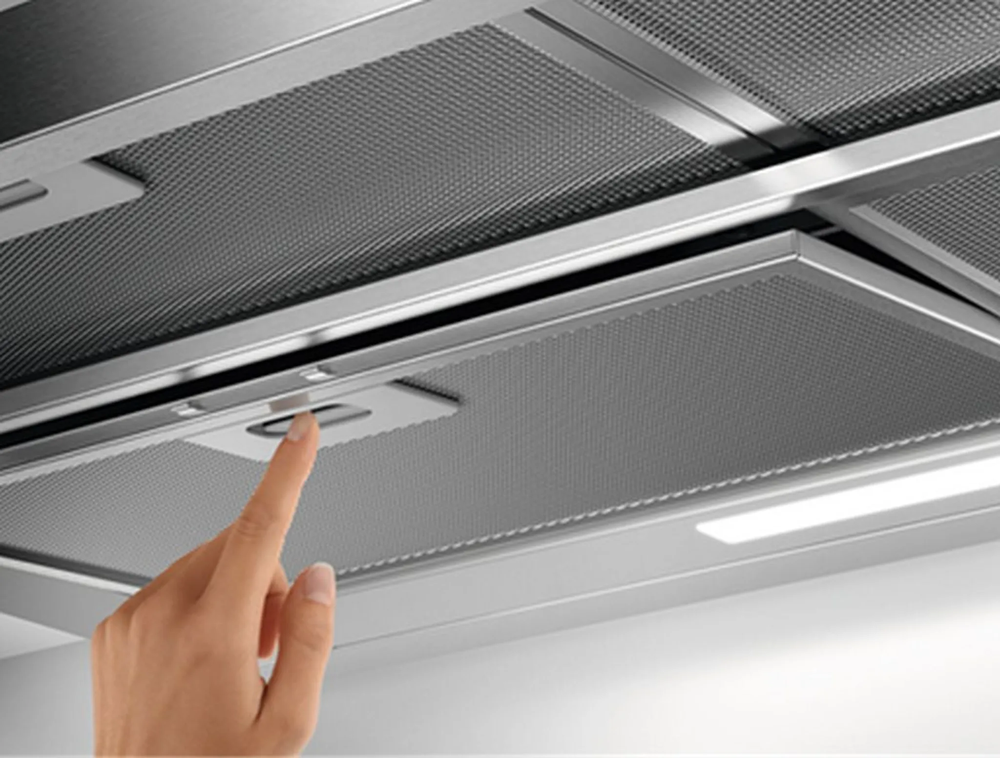 Metall-Fettfilter: Für stets saubere Luft und einfache Reinigung AEG DPE5960M Dunstabzugshaube Metall-Fettfilter