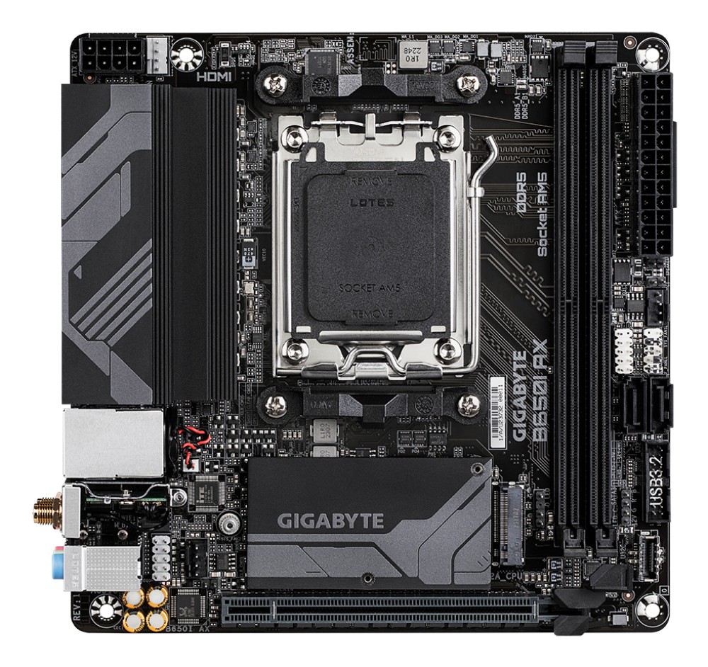 GIGABYTE B650I AX