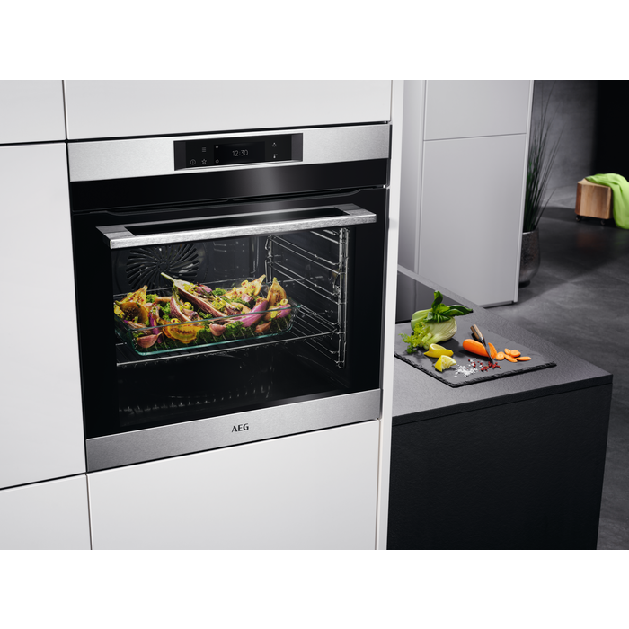 AEG BPK742280M Backofen 60 cm Pyrolyse Kern­tem­pe­ra­tur­sen­sor Kochas­sis­tent TFT-Full­Touch-Dis­play, EAN: 7332543839575