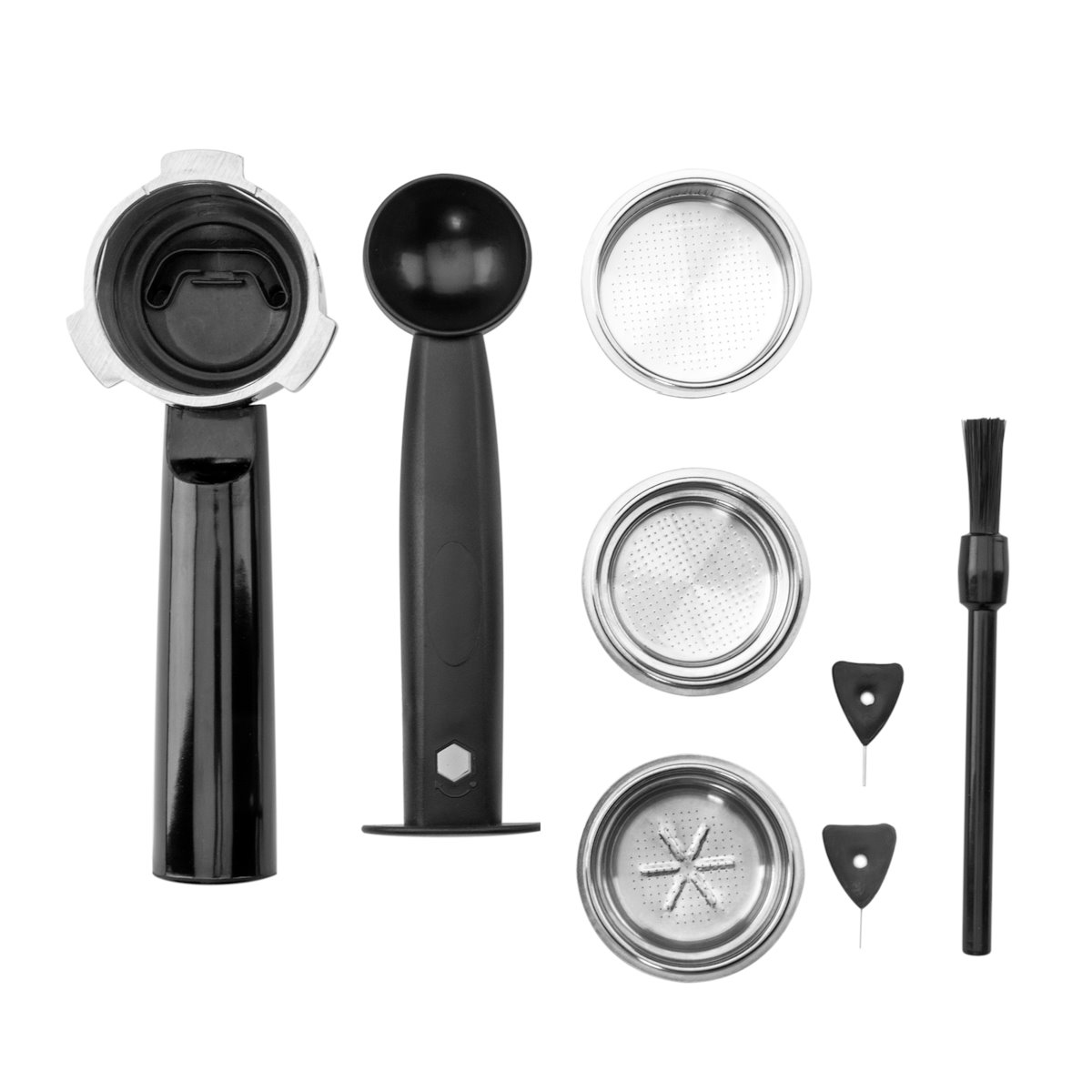 Zubehör der Gastroback Design Espresso Plus: Siebträger, Messlöffel, verschiedene Siebeinsätze und Reinigungsbürste.