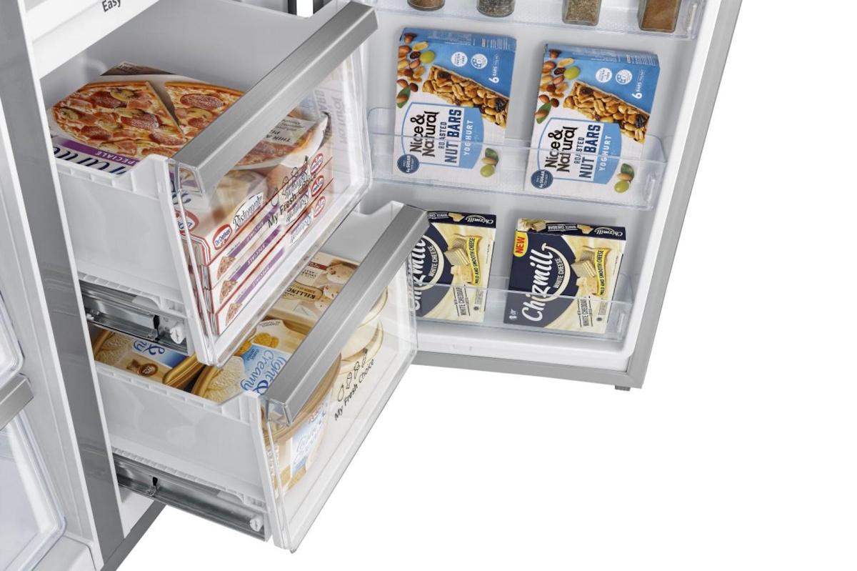 Ausziehbare Gefrierschubladen im unteren Bereich mit Total No Frost Technologie.