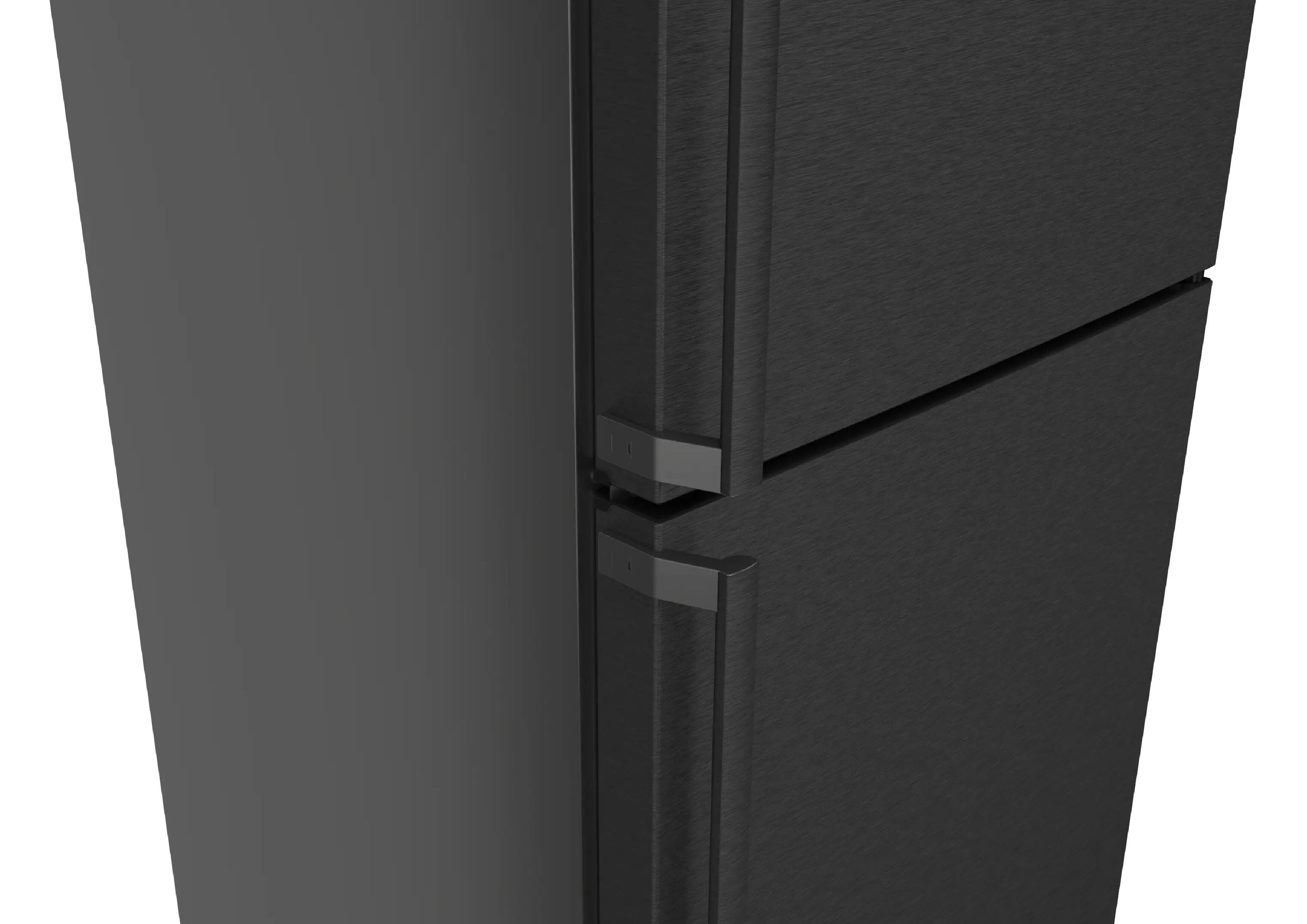 Detailansicht der vertikalen Stangengriffe an der schwarzen Edelstahl-Front der Bosch Kühl-Gefrierkombination.