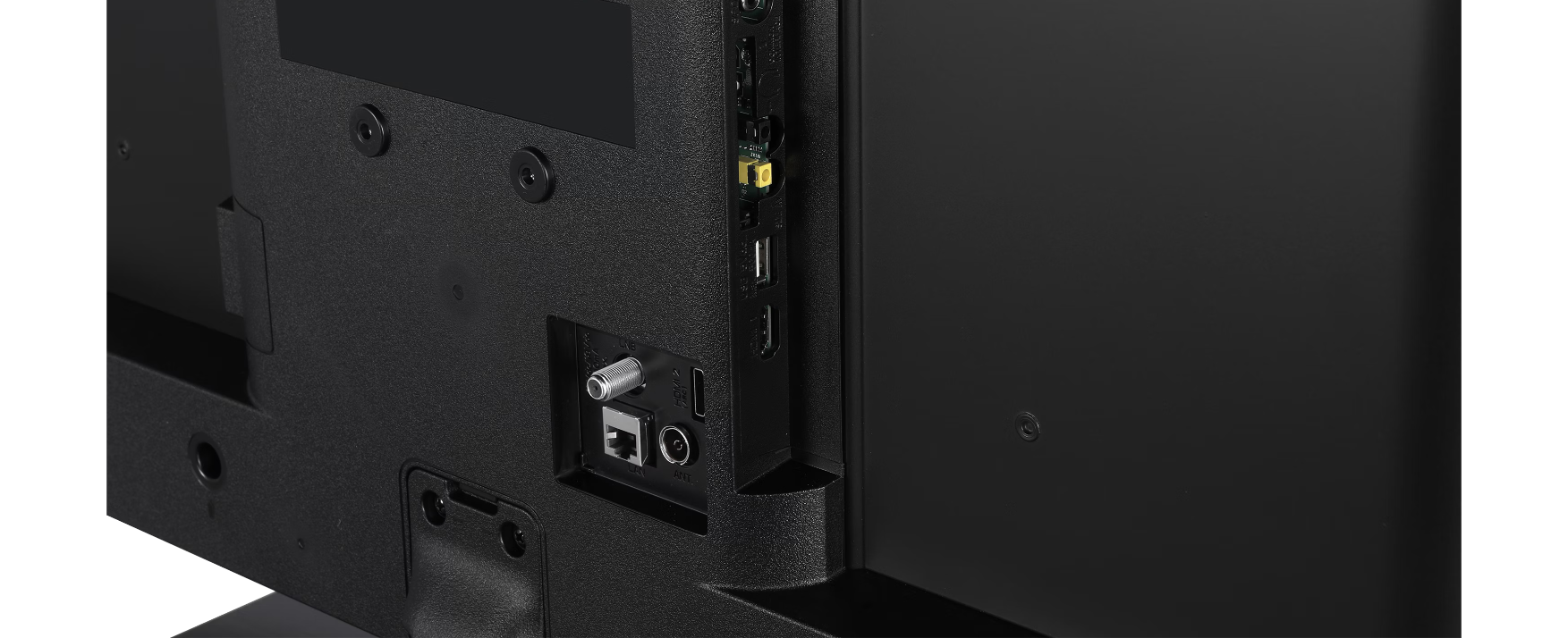 Schräge Detailansicht der seitlichen Anschlüsse wie HDMI, USB und LAN auf der Rückseite.