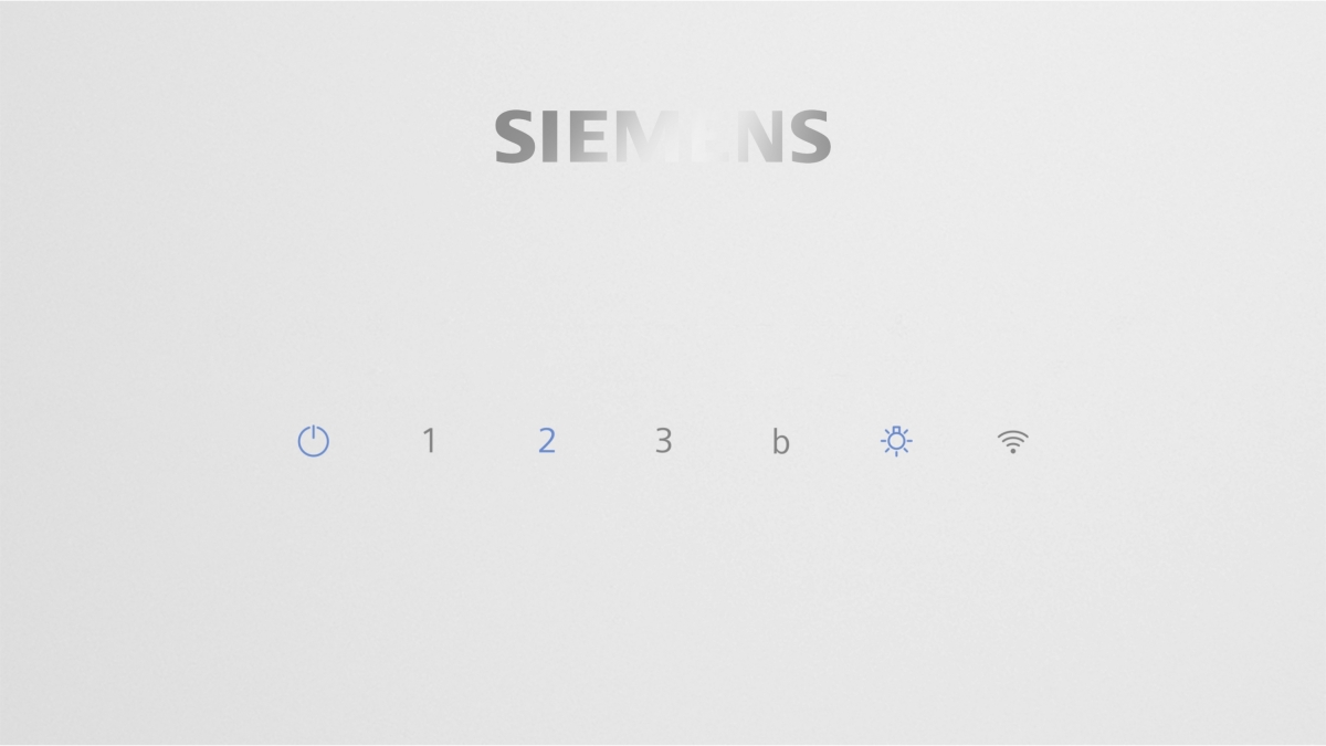 Nahaufnahme der weißen Glasfront mit Siemens-Logo und beleuchteten Touch-Symbolen für Stufen, Licht und WLAN.