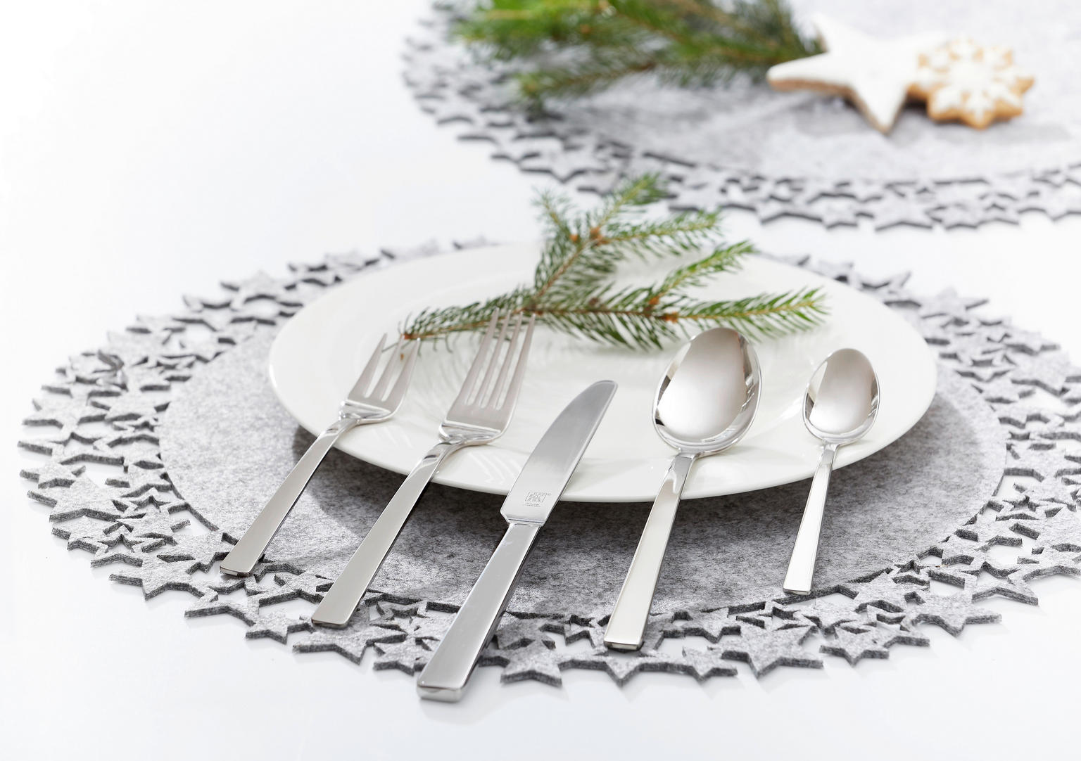 Tafel mit ZWILLING Besteckset Tafel mit ZWILLING Besteckset