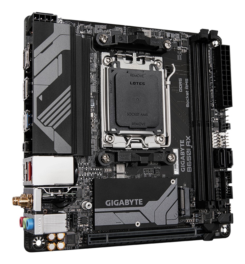 GIGABYTE B650I AX