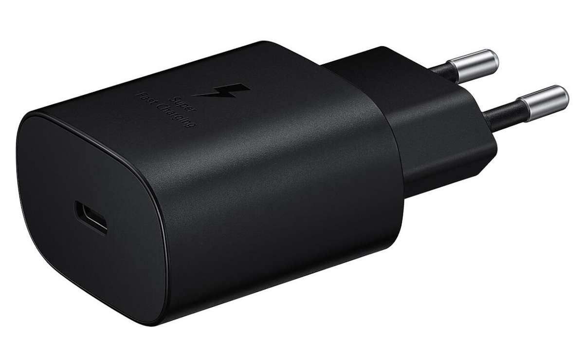 Front view of the Samsung USB-C 25W fast charging adapter in black with Samsung logo.