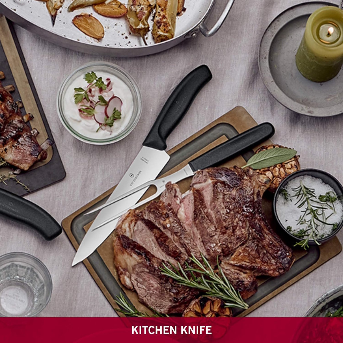 Kochmesser in Anwendung Victorinox Kochmesser beim präzisen Schneiden von Fleisch