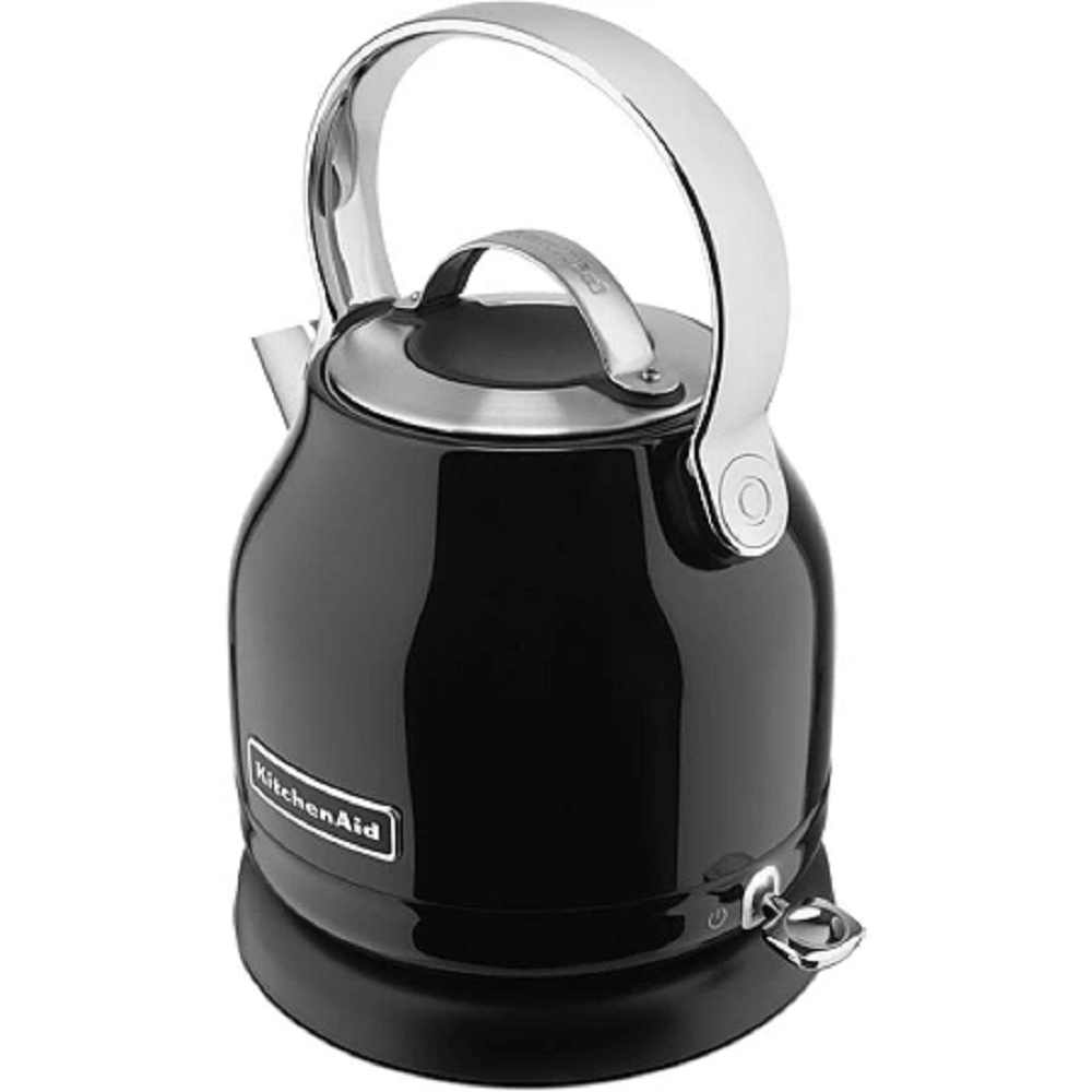 Hintere Ansicht des KitchenAid Wasserkochers 5KEK1222EOB in Onyx-Schwarz mit sichtbarem Ein-/Ausschalter.