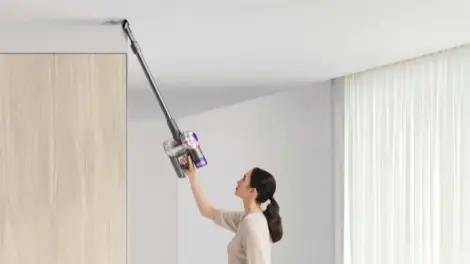 Dyson V8 Stick Vacuum Cleaner Battery-powered